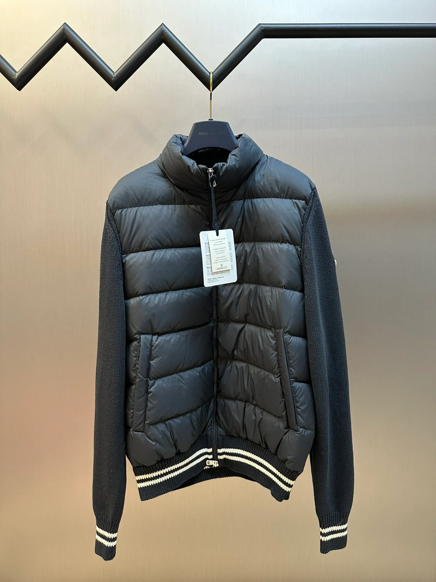 Moncler ， ， ， 。 ， 。 ， 、 ， ， 。 ， ， 。 size：s m l xl